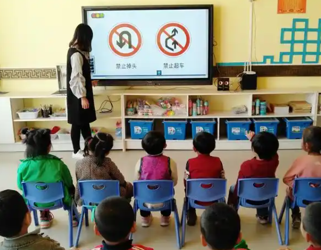 安全优质为双翼构建掩盖城乡布局合理的学前教育公共服务体系 安全优质为双翼构建掩盖城乡布局合理的学前教育公共服务体系